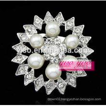 holiday flower wreath pearl brooch